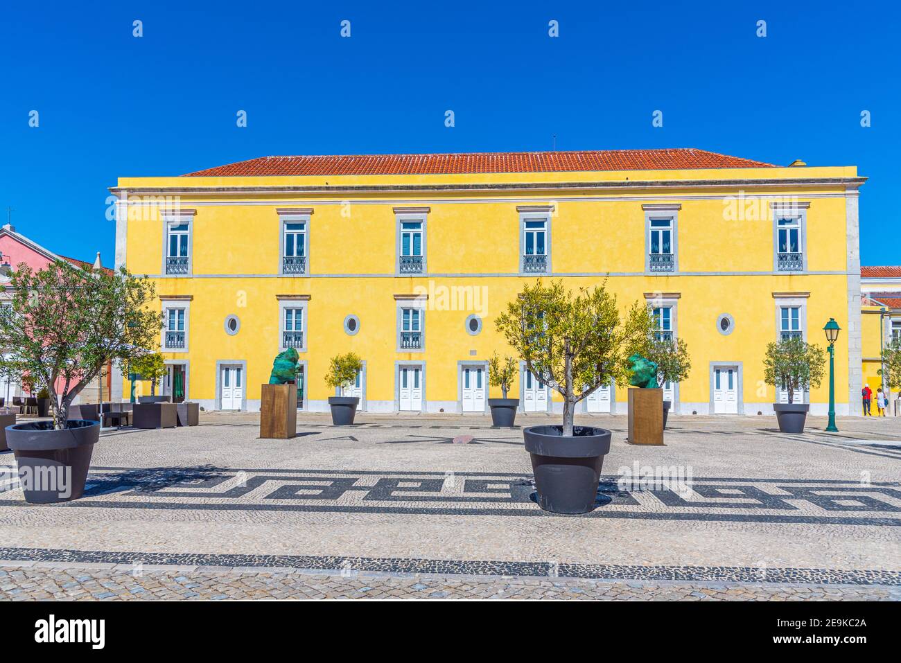 Cascais outdoor patio hi-res stock photography and images - Alamy