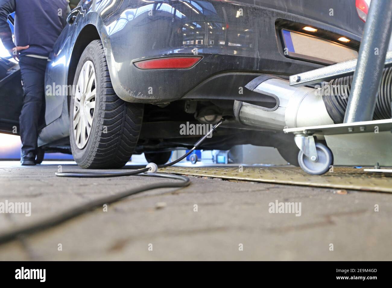 Vehicle emissions control hires stock photography and images Alamy