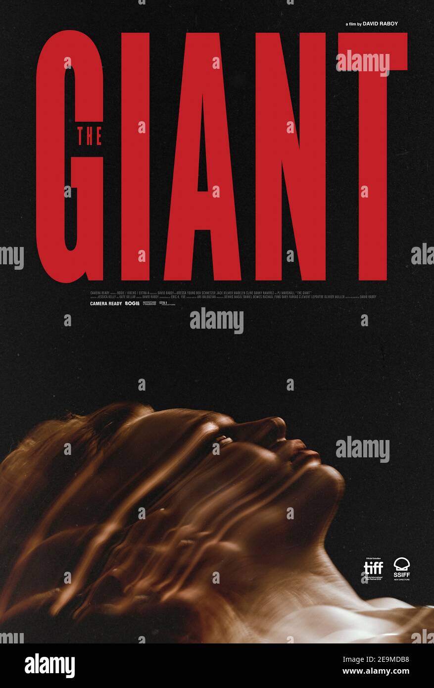 The Giant (2019) directed by David Raboy and starring Odessa Young, Ben Schnetzer and Jack Kilmer . A teenager's small town life is changed forever when a series of murders begin on the same night that her missing boyfriend suddenly reappears. Stock Photo