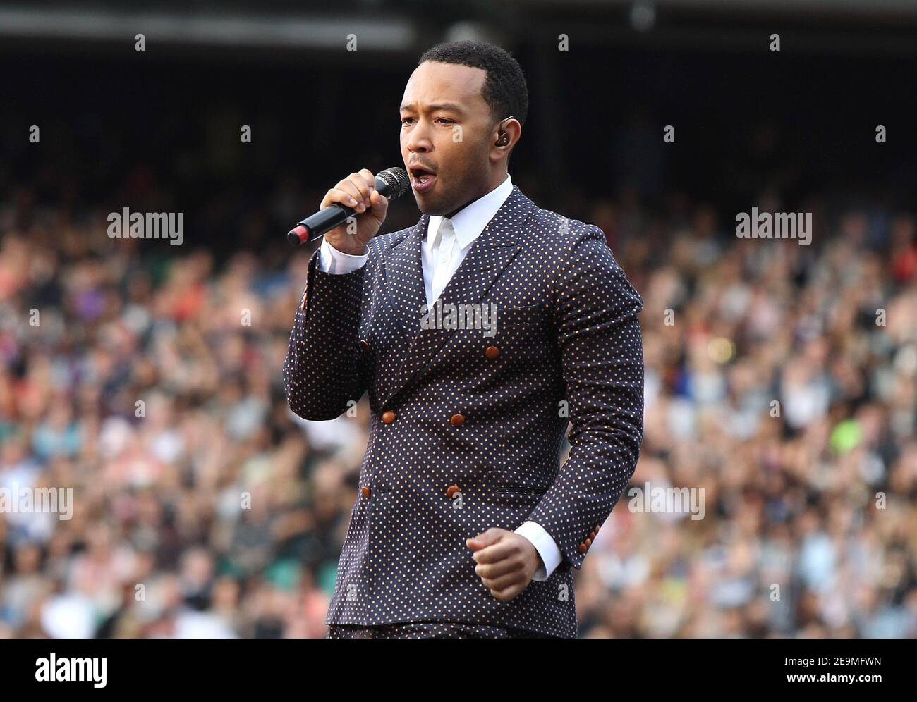 Twickenham, UK. 1st June 2013. John Legend performs on stage at Sound of Change Live Concert at Chime for Change at Twickenham Stadium in Twickenham. Credit: S.A.M./Alamy   CREDIT: S.A.M./ALamy Stock Photo