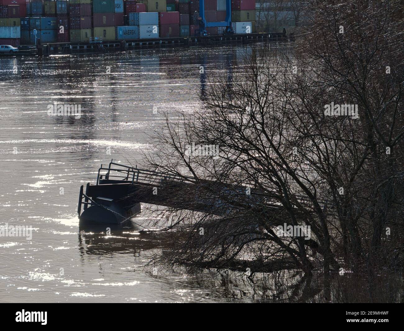Jetty Under Water High Resolution Stock Photography and Images - Alamy