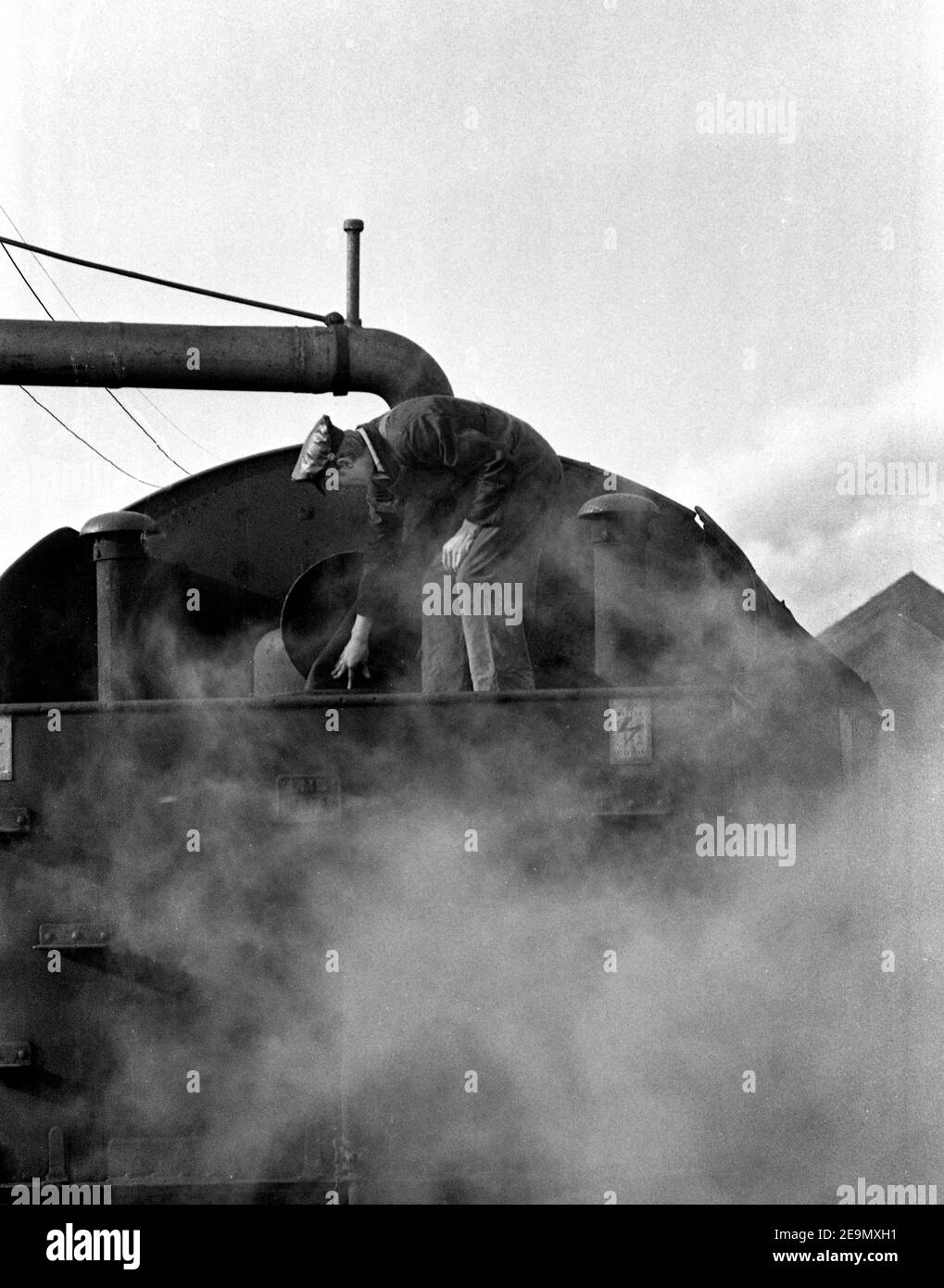 British Railways worker on Steam Locomotive Wolverhampton 1967 Stock Photo