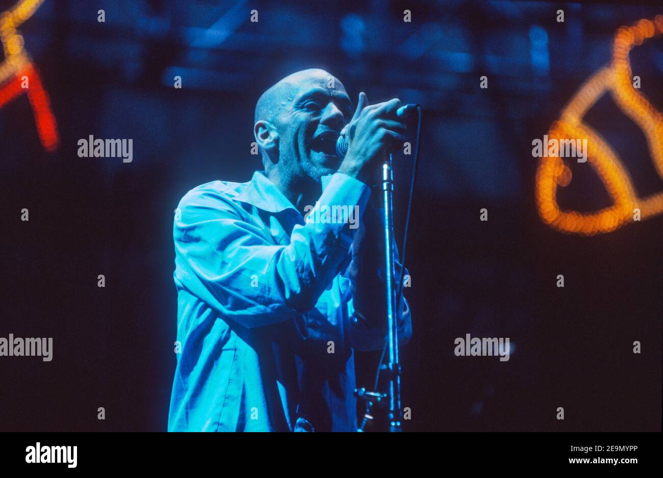 R.E.M Glastonbury Festival 1999 Stock Photo Alamy