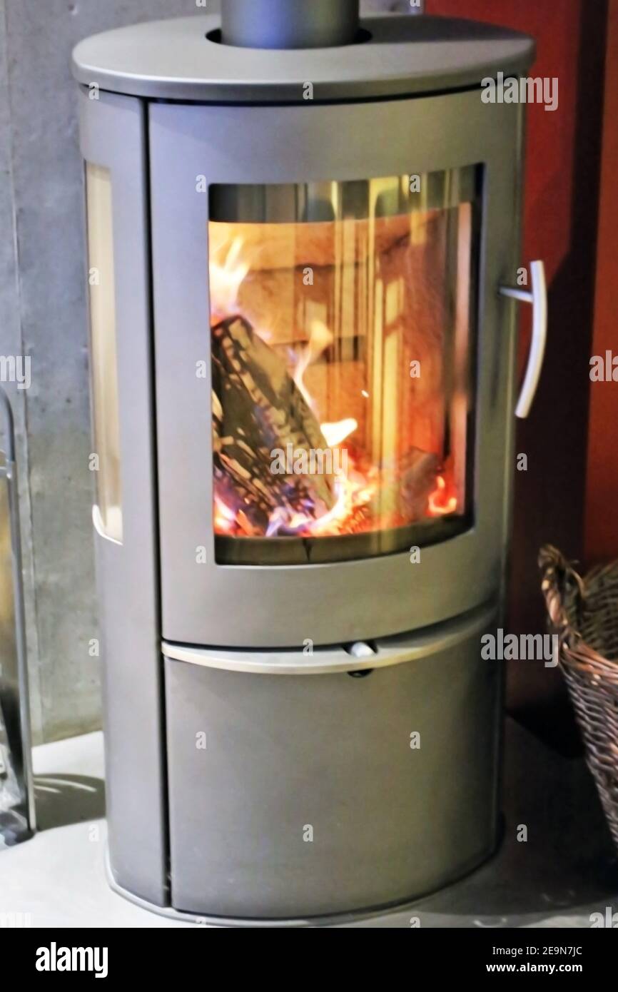 Sure catch up assemble Page 7 - Wood Burning Stove High Resolution Stock Photography and Images -  Alamy