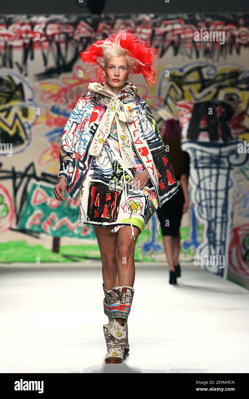 Vivienne Westwood Ready To Wear Fashion Show Collection Spring