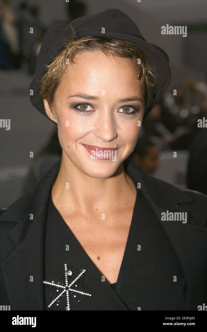 Louise Bourgoin attending the Louis Vuitton Fall-Winter 2009-2010  ready-to-wear collection show by Designer Marc Jacobs in Paris, France on  March 12, 2009. Photo by Thierry Orban/ABACAPRESS.COM Stock Photo - Alamy