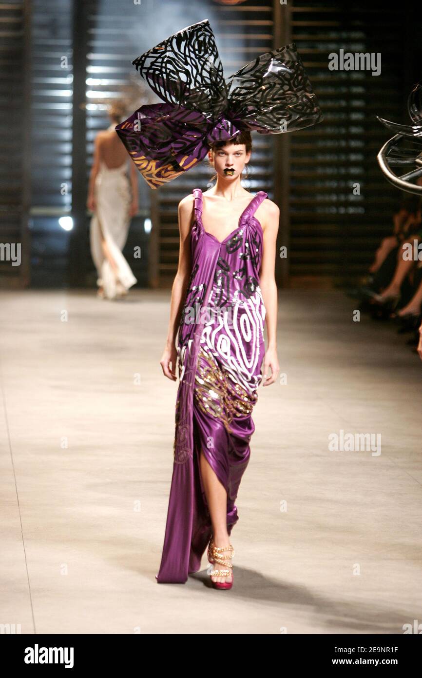 John galliano marque hi-res stock photography and images - Page 6 - Alamy