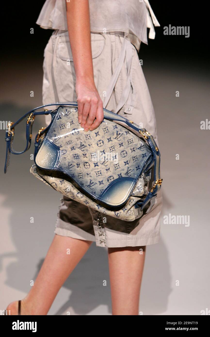 A model displays a creation by fashion designer Marc Jacobs for Louis  Vuitton Ready-to-Wear 2007 Spring-Summer in Paris, France, on October 8,  2006. Photo by Java/ABACAPRESS.COM Stock Photo - Alamy