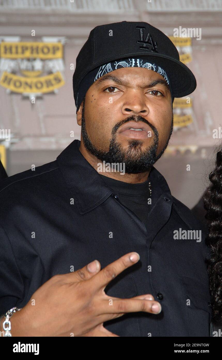 Ice Cube attends the VH1 Hip Hop Honors 2006 held at the Hammerstein  Ballroom in New York City, NY, USA on October 7, 2006. Photo by Gregorio  Binuya/ABACAPRESS.COM Stock Photo - Alamy
