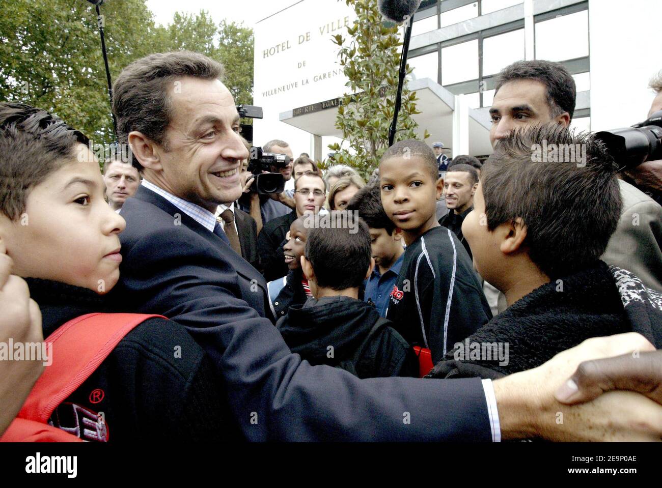 Hauts-de-Seine General council President, Nicolas Sarkozy, at the signature for the Hauts-de-Seine urban renovation, in Villeneuve-La-Garenne, France, on October 19, 2006. Photo by Bernard Bisson/ABACAPRESS.COM Stock Photo