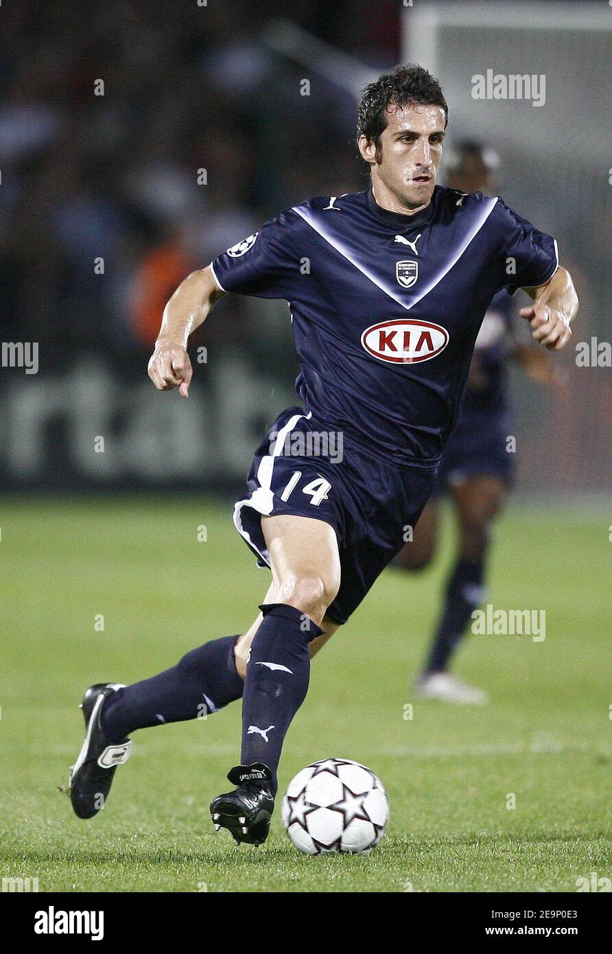 Bordeaux' Johan Micoud during the UEFA Champions League, Group C, Girondins de Bordeaux vs Liverpool FC at the Stade Chaban-Delmas in Bordeaux, France on October 18, 2006. Liverpool won 1-0. Photo by Christian Liewig/ABACAPRESS.COM Stock Photo