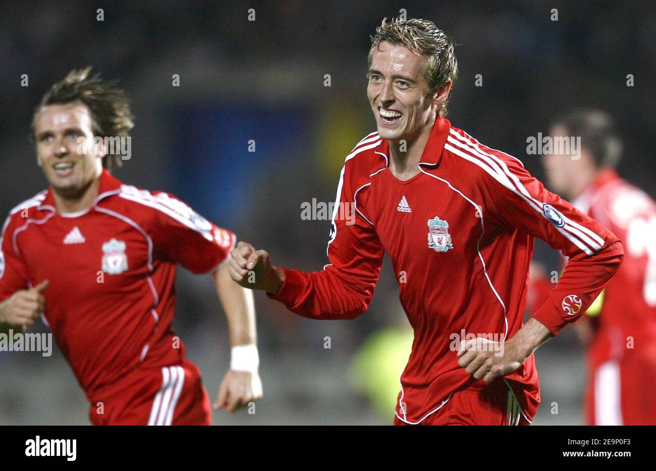 Liverpool's Peter Crouch celebrates his goal during the UEFA Champions League, Group C, Girondins de Bordeaux vs Liverpool FC at the Stade Chaban-Delmas in Bordeaux, France on October 18, 2006. Liverpool won 1-0. Photo by Christian Liewig/ABACAPRESS.COM Stock Photo