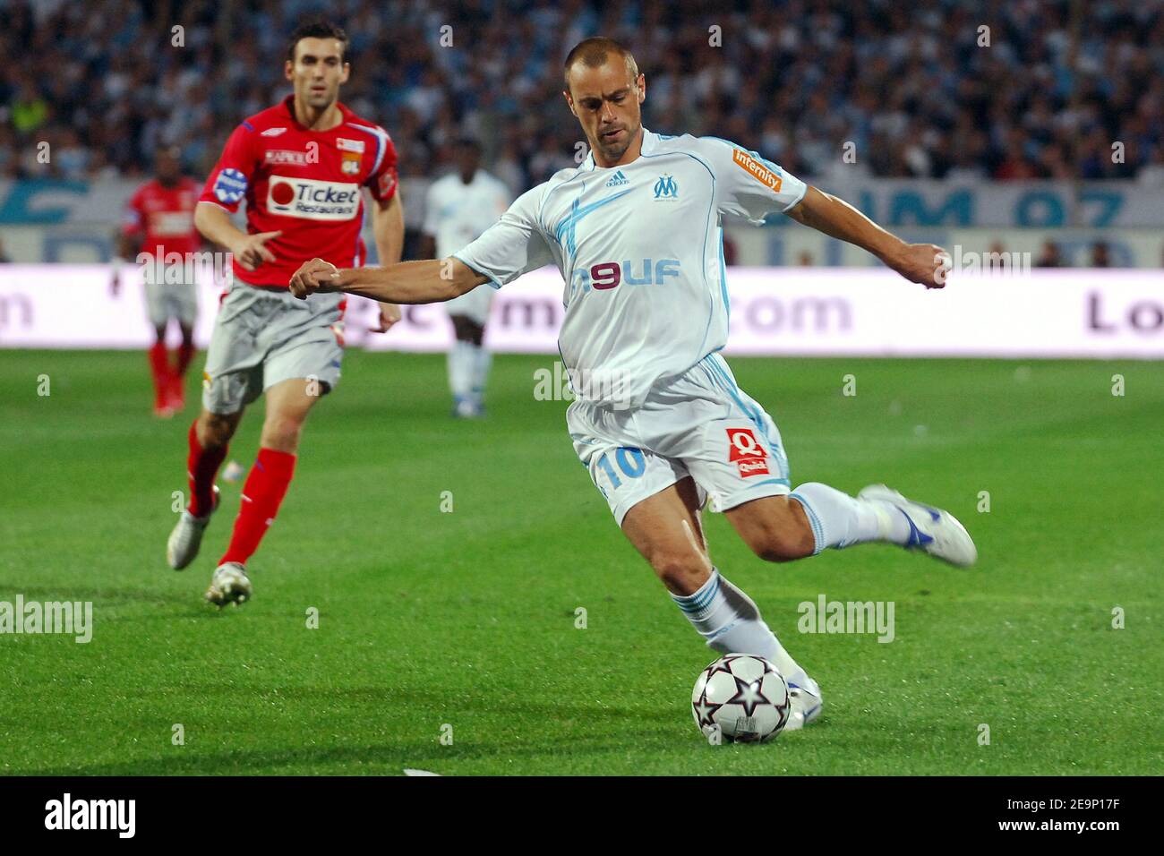 Marseille's Mickael Serge Pagis during the French first league football  match, Olympique de Marseille vs Olympique Lyonnais, at the Velodrome  stadium, in Marseille, France, on October 22, 2006. Lyon won 4-1. Photo