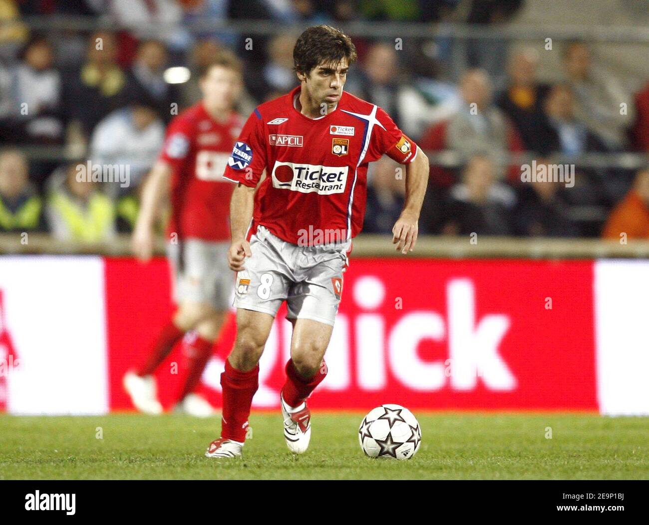 Lyon's Juninho in action during the French first league football match, Olympique de Marseille vs Olympique Lyonnais, at the Velodrome stadium, in Marseille, France, on October 22, 2006. Lyon won 4-1. Photo by Christian Liewig/ABACAPRESS.COM Stock Photo