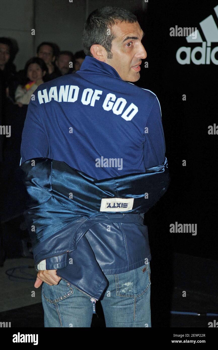 French TV presenter Lulu attends attends the Adidas Flagship store opening  party on the Champs Elysees, in Paris, France, on October 24, 2006. Photo  by Nicolas Gouhier/Cameleon/ABACAPRESS.COM Stock Photo - Alamy