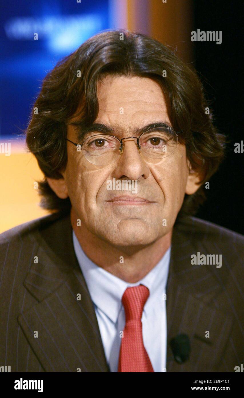 Luc Ferry is seen during the taping of TF1 channel TV Show 'Vol de nuit' in Paris, France on November 2, 2006. Photo by Nicolas Chauveau/ABACAPRESS.COM Stock Photo