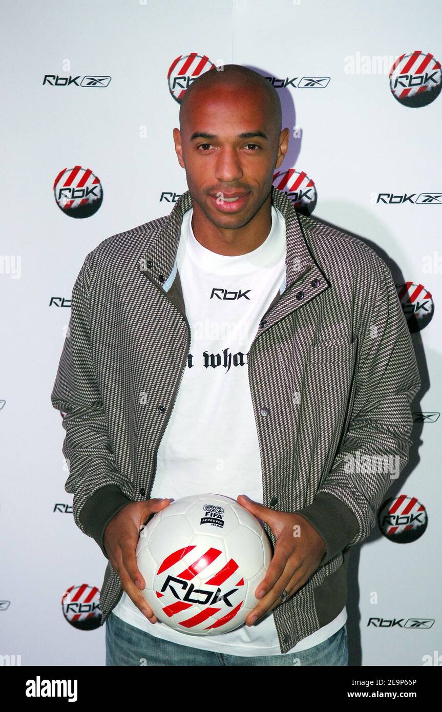 Arsenal and France's team footballer Thierry Henry holds a press conference  for his new sponsor Reebok in Paris, France on November 7, 2006. Photo by  Nicolas Gouhier/Cameleon/ABACAPRESS.COM Stock Photo - Alamy