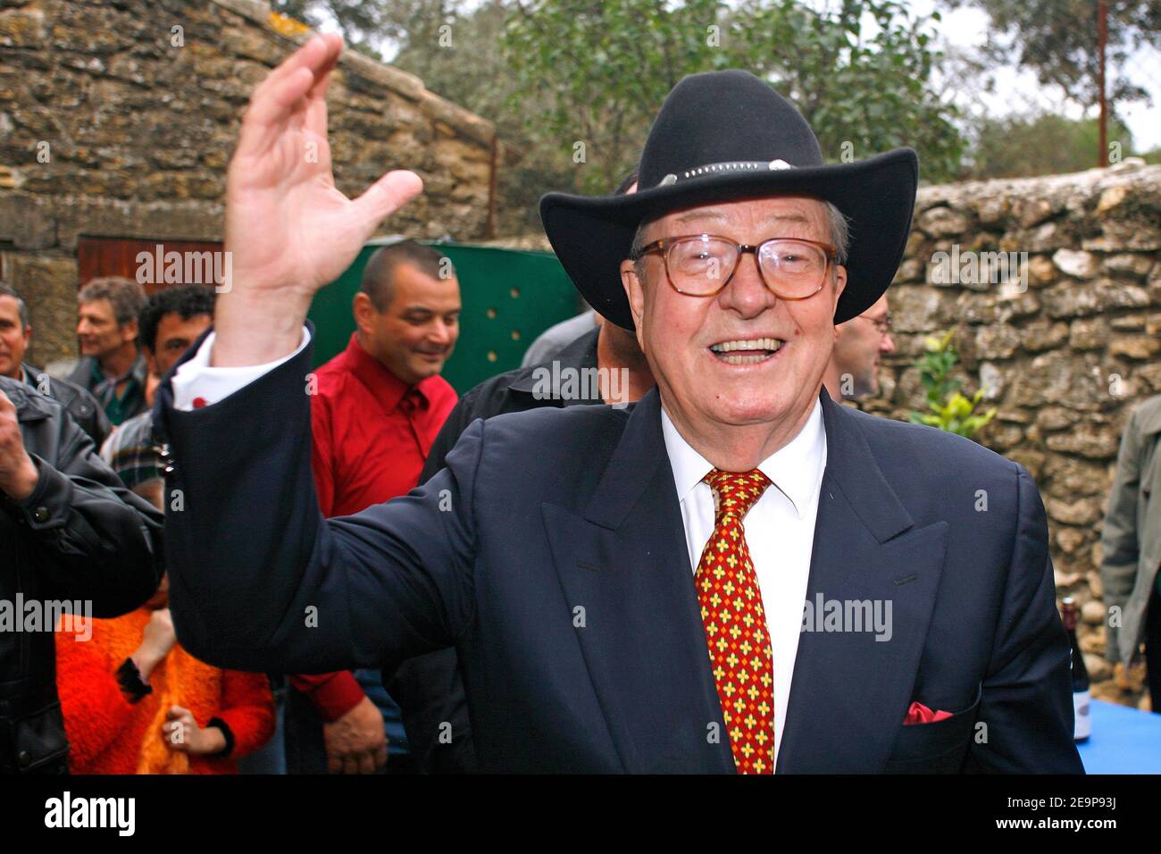 Jean-Marie Le Pen and Jean-Claude Martinez meet a wine grower in  Richerenches in Vaucluse, France on November 15, 2006 to launch 'La Marche  Verte' dedicated to farmers and wine growers. Photo by