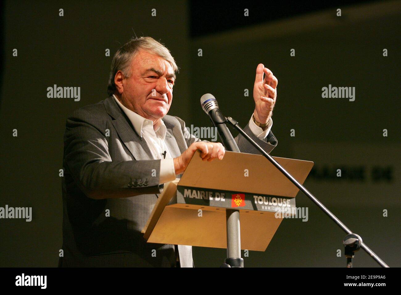 Claude Lanzmann (French Movie director) during the meeting to support Robert Redeker (French Philosophy teacher who has been forced into hiding after making controversial remarks about the Prophet Muhammad and received death threats) at the Mermoz Hall in Toulouse, France, on november 15, 2006. Photo by Manuel Blondeau/ABACAPRESS.COM Stock Photo