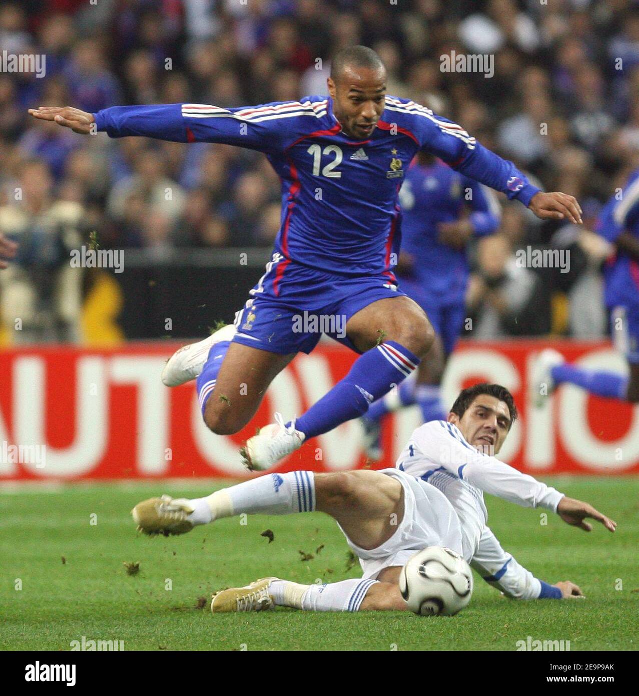 Greece' Konstantinos Katsouranis tackles France's Thierry Henry during International Friendly match, France vs Greece at the Stade de France, in Paris, France on November 15, 2006. France won 1-0. Photo by Gouhier-Taamallah/Cameleon/ABACAPRESS.COM Stock Photo