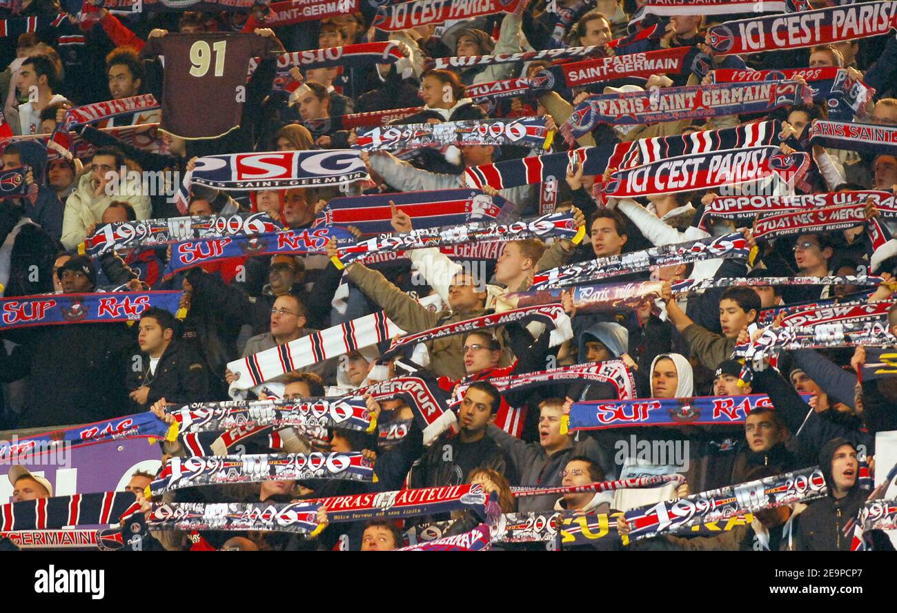 Supporters during the UEFA Cup football match Paris Saint-Germain vs Hapoel  Tel Aviv at the Parc des Princes in Paris, France on November 23, 2006.  Hapoel Tel Aviv won 4-2. Photo by