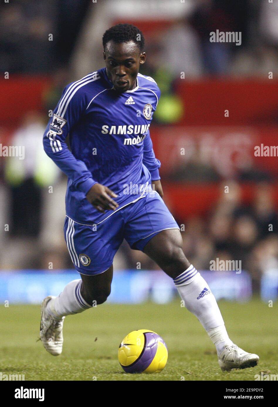 Chelsea's Michael Essien during the FA Barclays Premiership, Manchester United vs Chelsea at the Old Trafford stadium in Manchester,UK on November 26, 2006. The match ended in a 1-1 draw. Photo by Christian Liewig/ABACAPRESS.COM Stock Photo