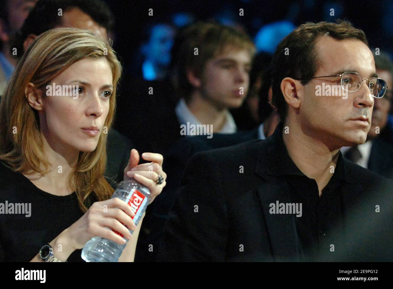 French TV anchor Jean-Luc Delarue and his girlfriend Elisabeth Bost attend  the WBA international light flyweigh at the Palais Omnisports Paris-Bercy  in Paris, France on December 2, 2006. Photo by Nicolas  Gouhier/Cameleon/ABACAPRESS.COM