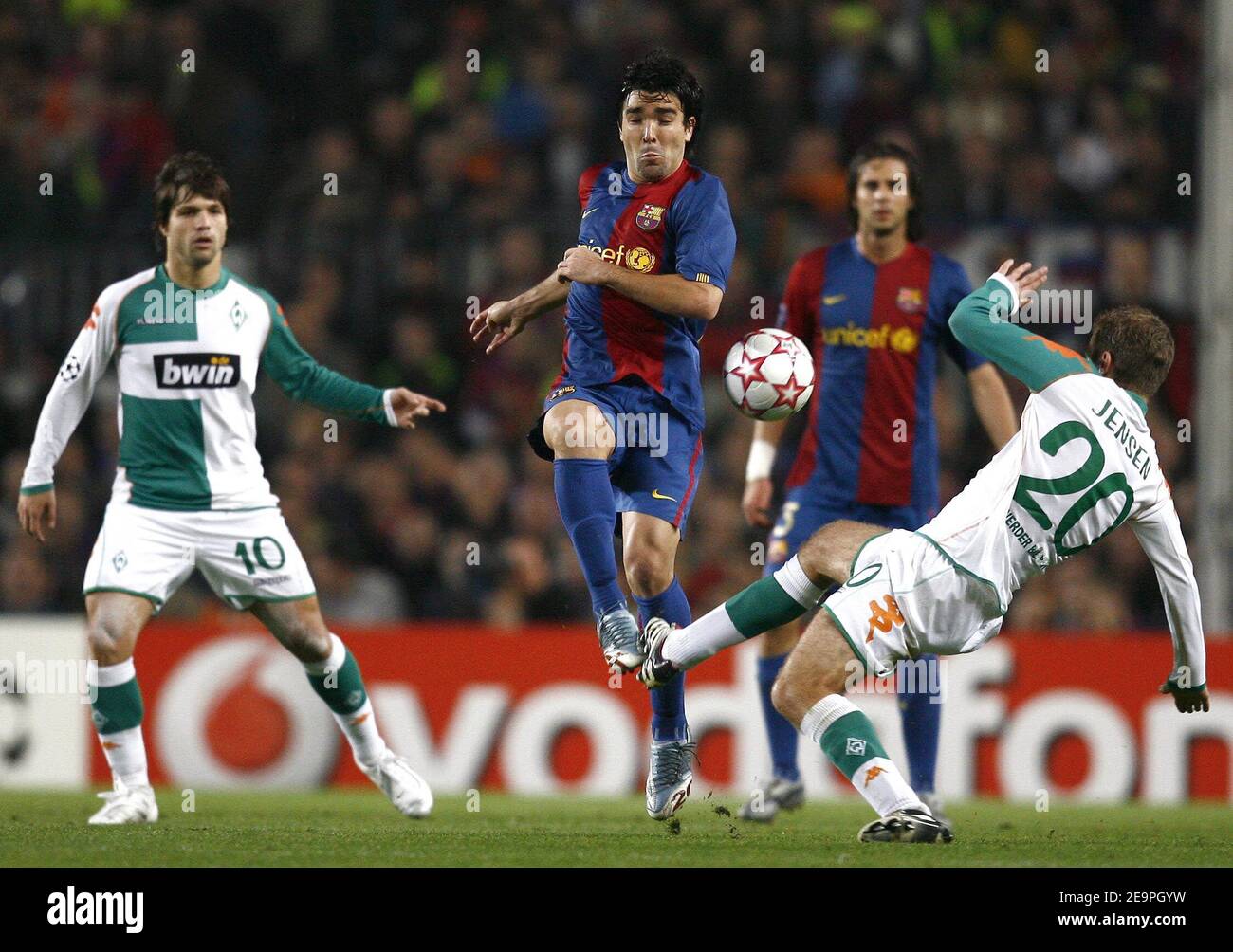 Barcelona's Deco and Werder Bremen's Daniel Jensen battle for the ball during the UEFA Champions League, Group A, FC Barcelona vs Werder Bremen at Camp Nou, in Barcelona, Spain, on December 5, 2006. FC Barcelona won 2-0. Photo by Christian Liewig/ABACAPRESS.COM Stock Photo