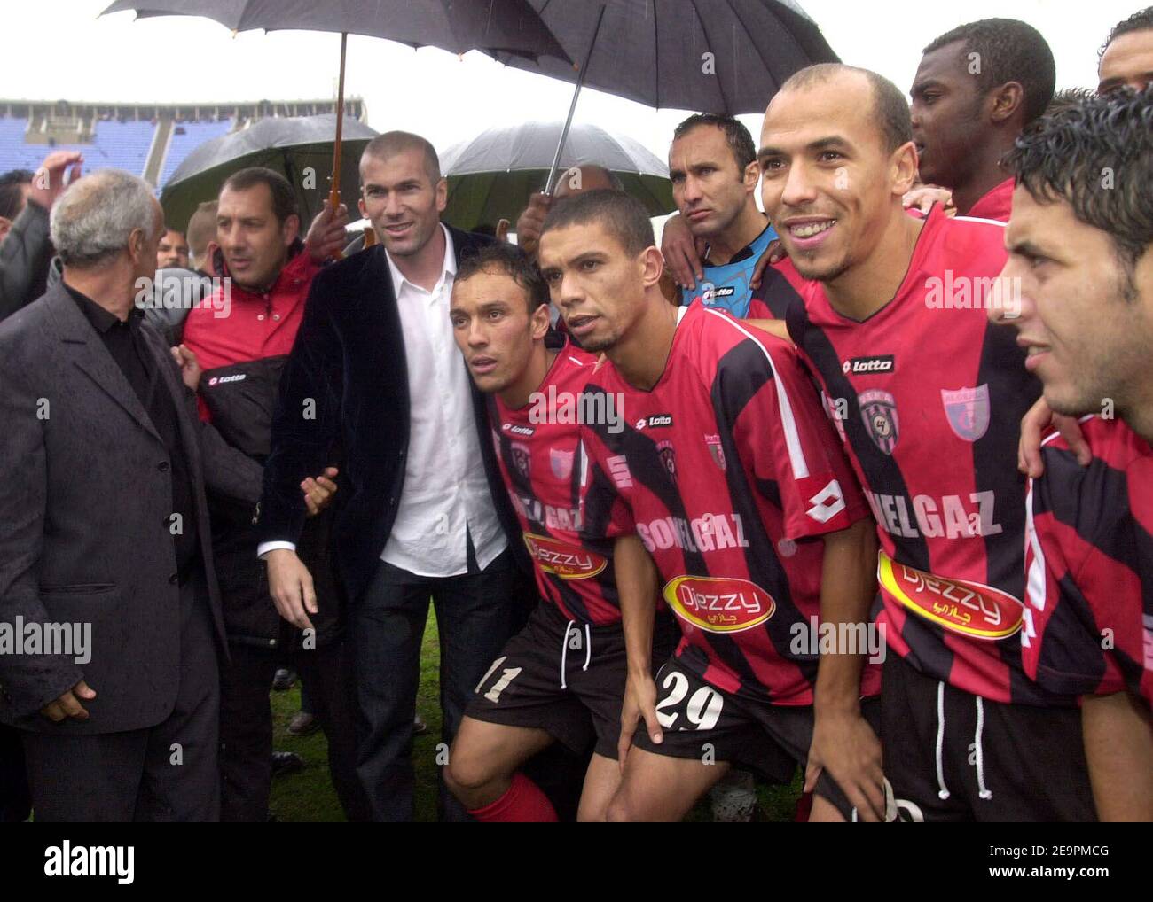 Retired Football star Zinedine Zidane arrives at the 5th of July stadium in Algiers, on December 14, 2006. Photo by Reda Guelmani/ABACAPRESS.COM Stock Photo