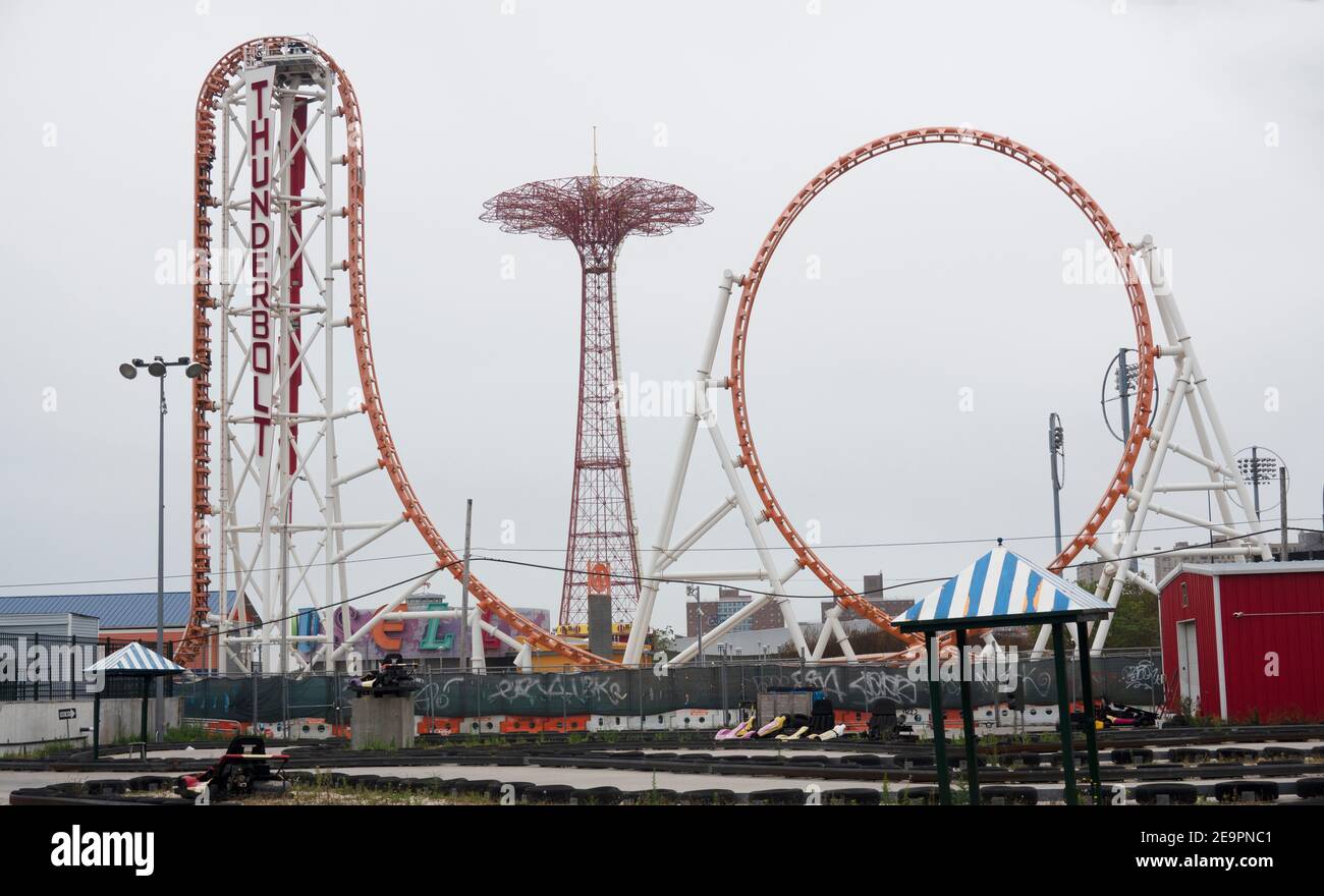 amusement park rides at Coney Island Brooklyn NYC Stock Photo Alamy