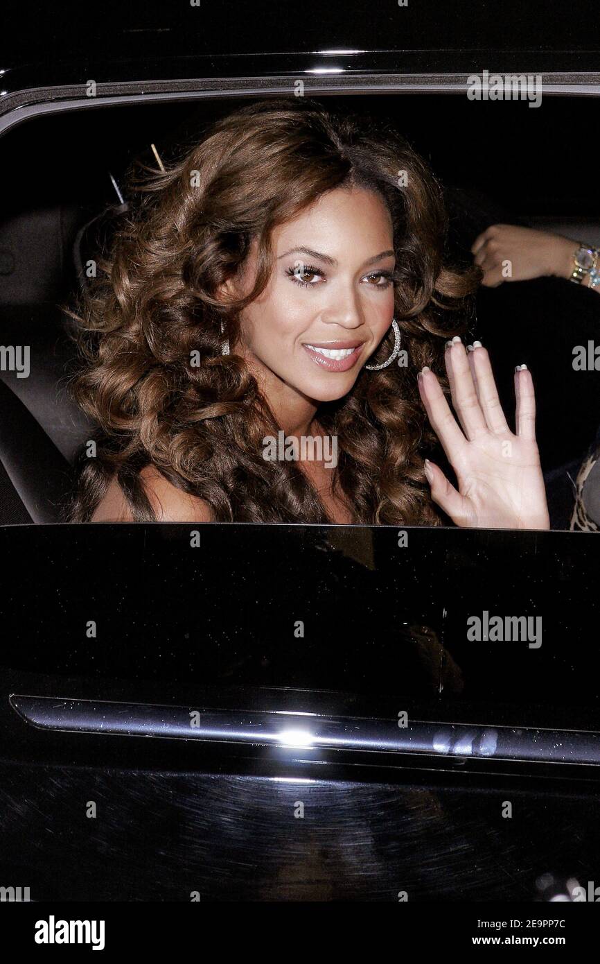 Beyonce Knowles arrives at the Letterman Show on December 19, 2006 in ...