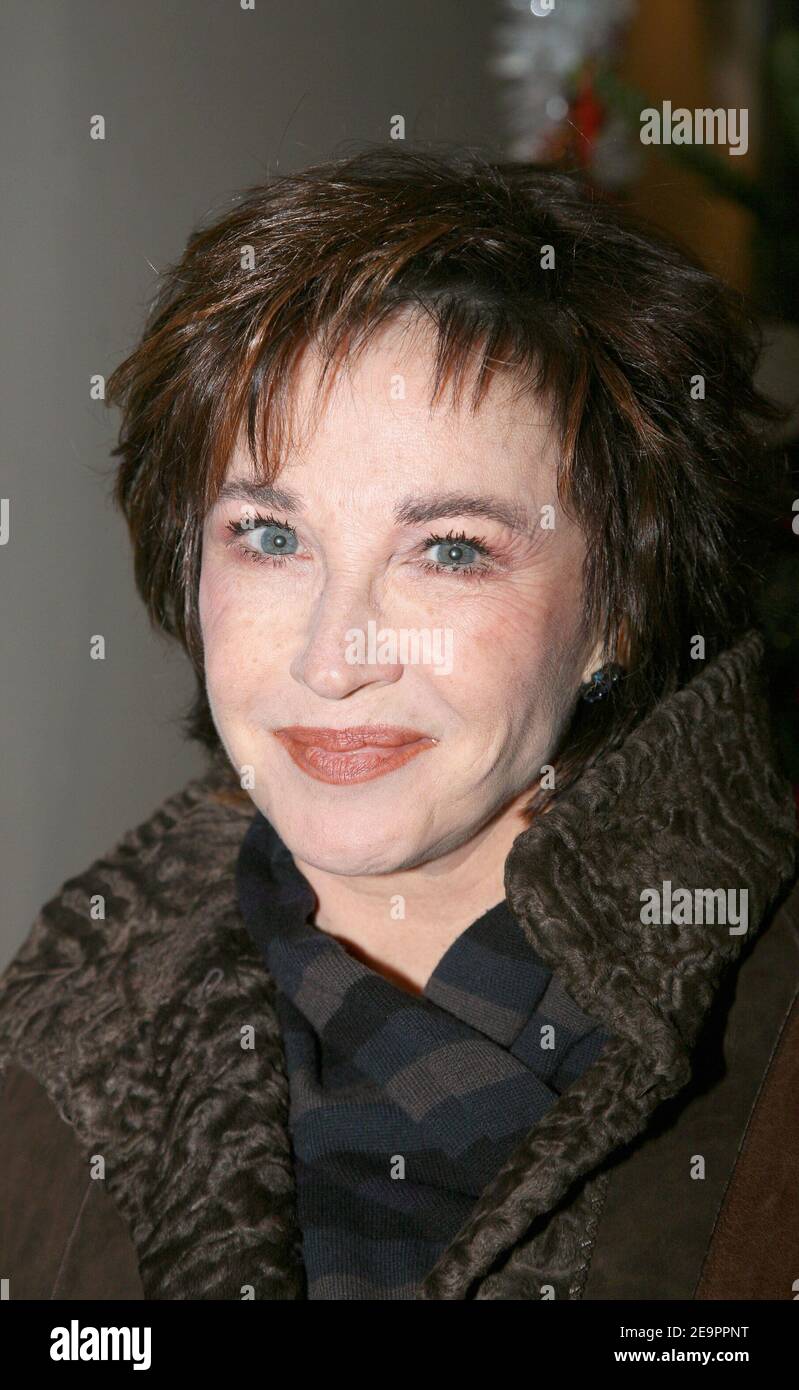 EXCLUSIVE. French actress Marlene Jobert arrives at the Pavillon Gabriel in Paris, France, on December 20, 2006 for the the taping of Michel Drucker's talk show 'Vivement Dimanche'. Photo by Denis Guignebourg/ABACAPRESS.COM Stock Photo