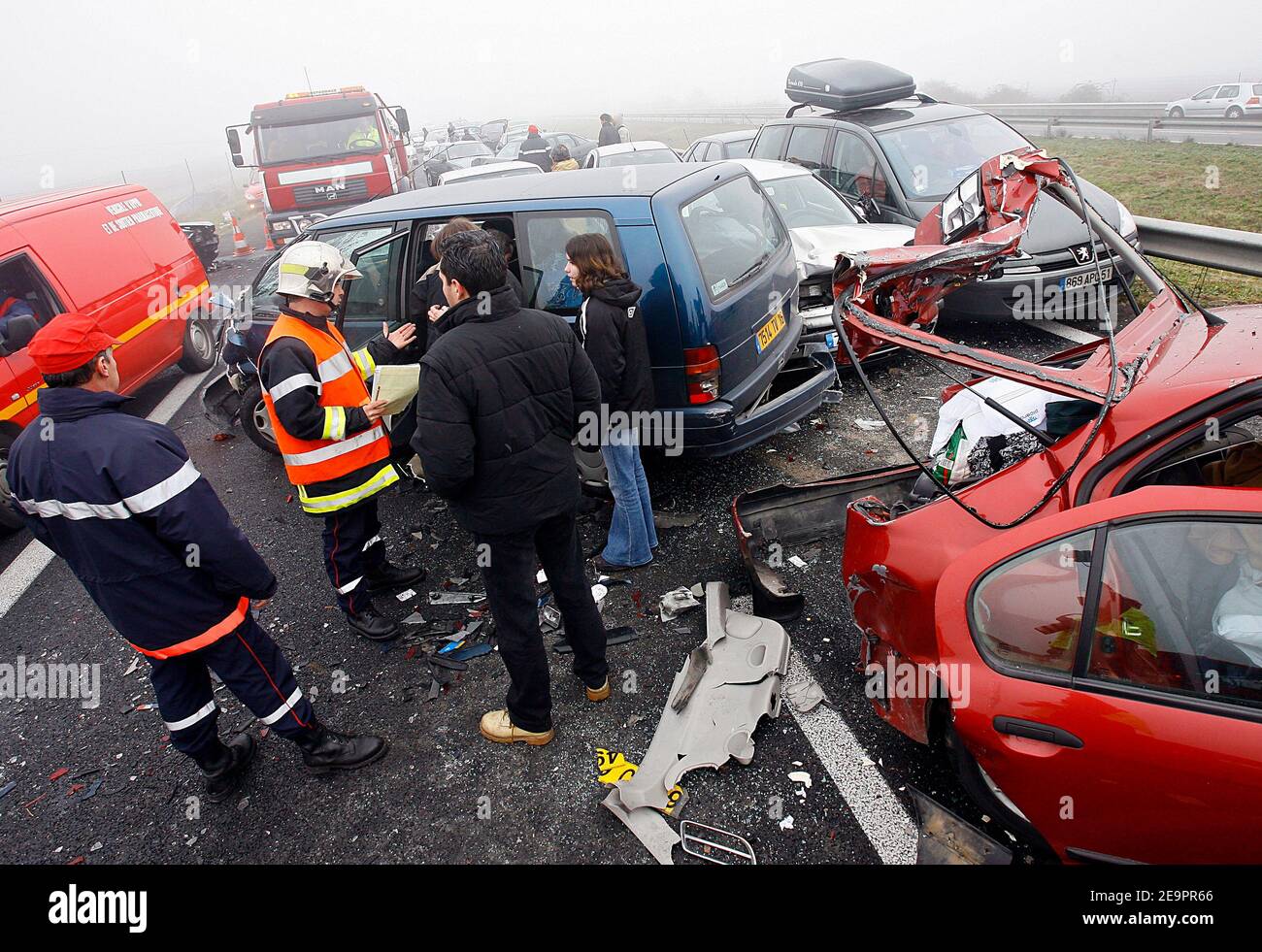 Spectacular Motorway Collision On The French Motorway A 63 In The Direction Of Bordeaux To Bayonne Southwestern France On December 23 2006 The Accident Was Due To A Heavy Fog And Involved