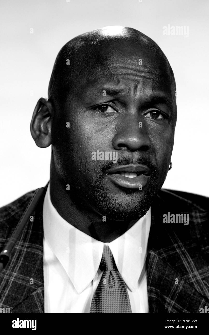 Former basketball player Michael Jordan during the press conference at the  European Tour 2006 in Paris, France on Octobre 17, 2006. Photo by Stephane  Reix/ABACAPRESS.COM Stock Photo - Alamy