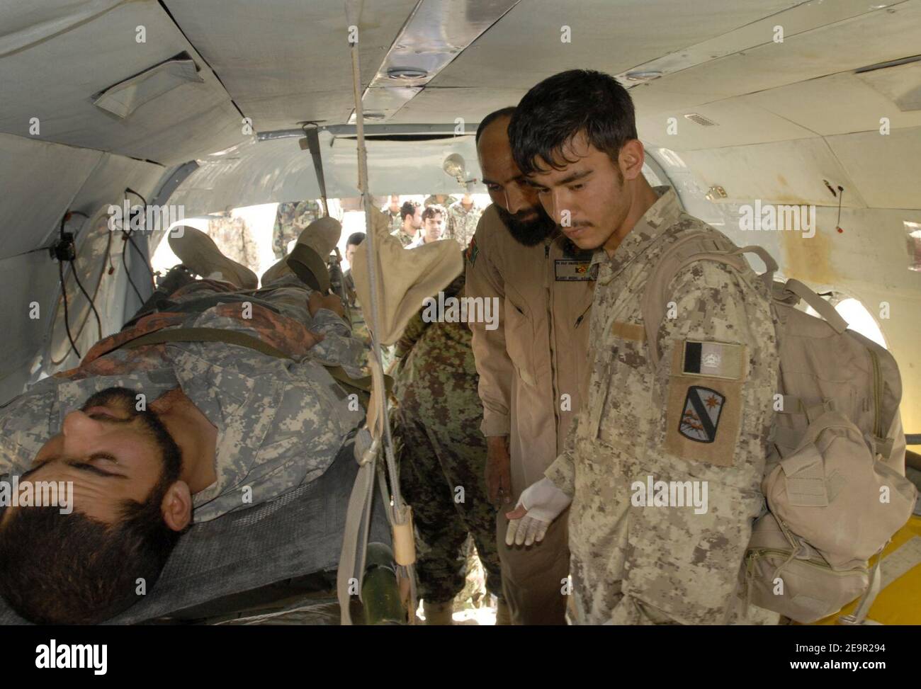 Medic course performs medevac training Stock Photo - Alamy