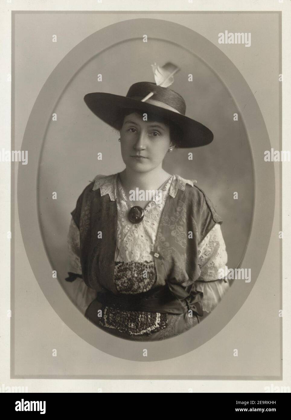 Mrs. Edna S. Latimer 153012v Stock Photo - Alamy