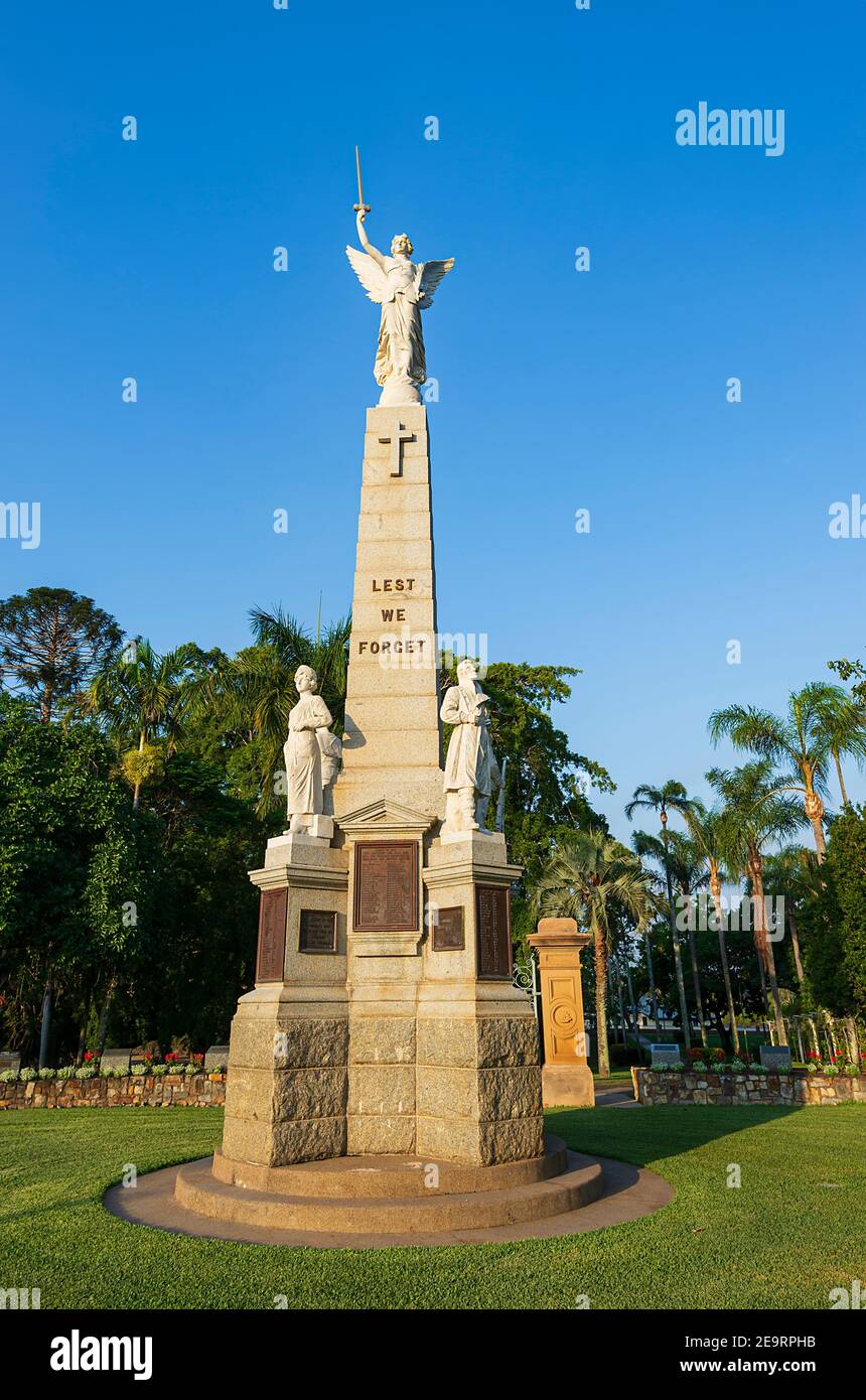 Obelisk at the entrance to Queens Park in memory of Maryborough’s fallen soldiers. Maryborough, Queensland, QLD, Australia Stock Photo