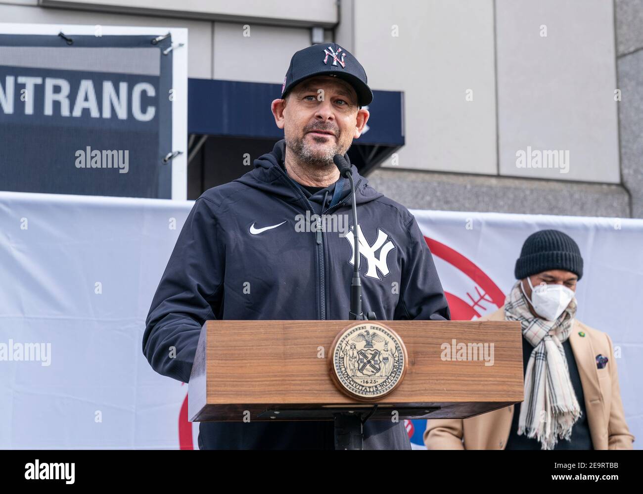 Photo: New York Yankees Manager Aaron Boone And Roger Maris Jr. -  SLP2023070114 