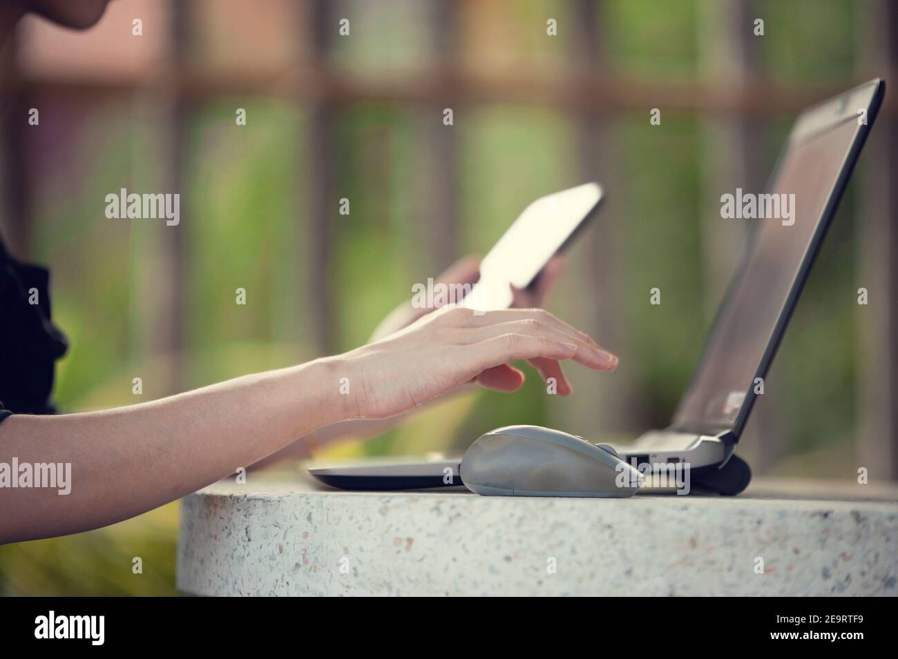 Decide device hi-res stock photography and images - Alamy