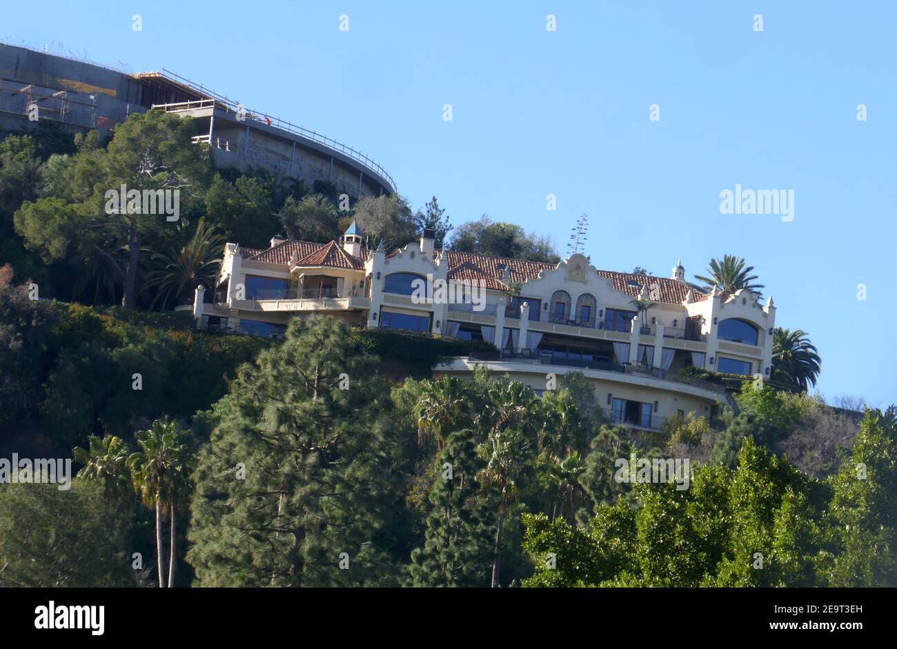 Beverly Hills, California, USA 5th February 2021 A general view of atmosphere of 10066 Cielo Drive where Shaton Tate Lived and Mansion Murders took place (formerly 10050 Cielo Drive) on February 5, 2021 in Beverly Hills, California, USA. Photo by Barry King/Alamy Stock Photo Stock Photo