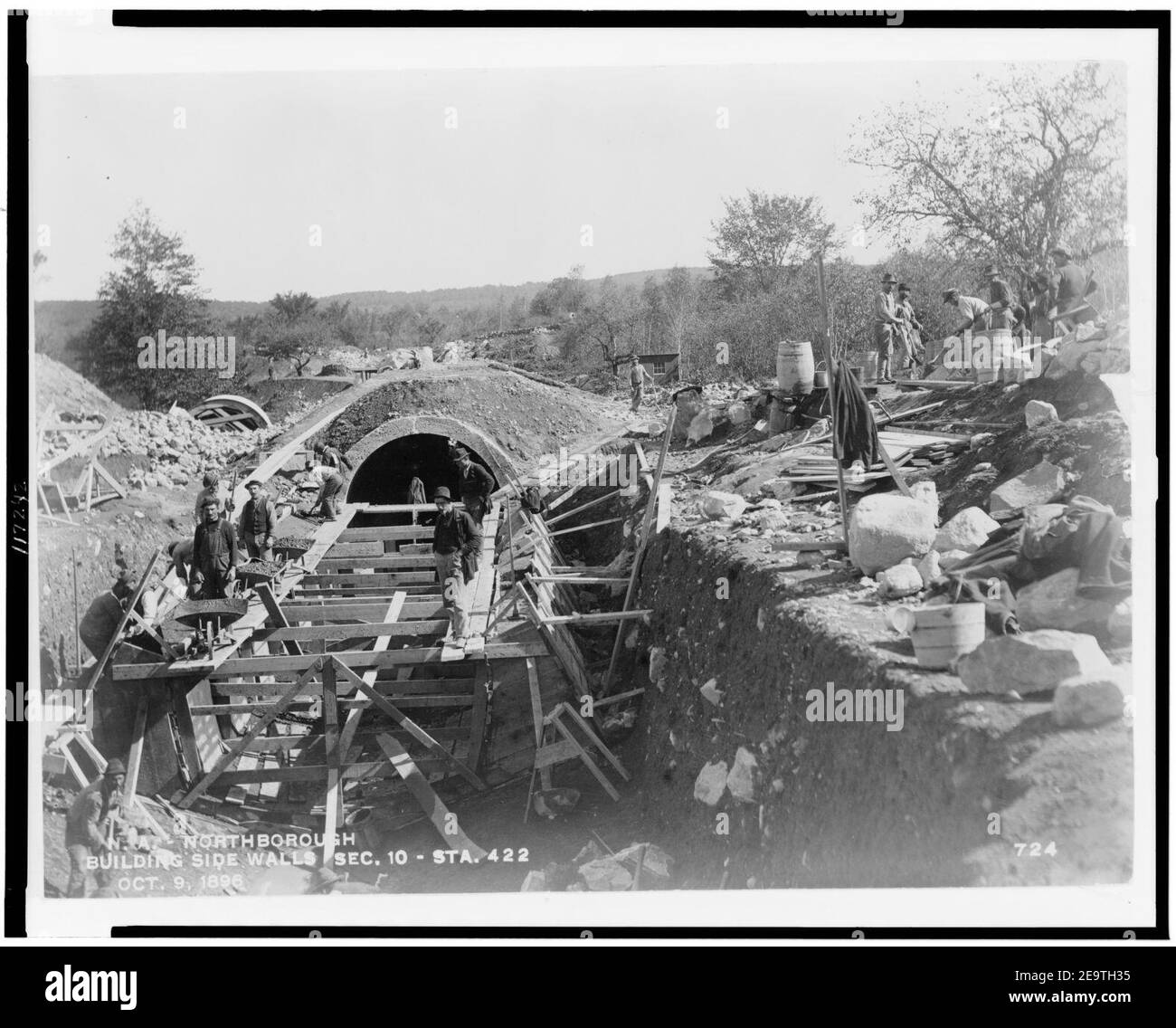 N. A. - Northborough-Building side walls Sec. 10 - Sta. 422 Stock Photo