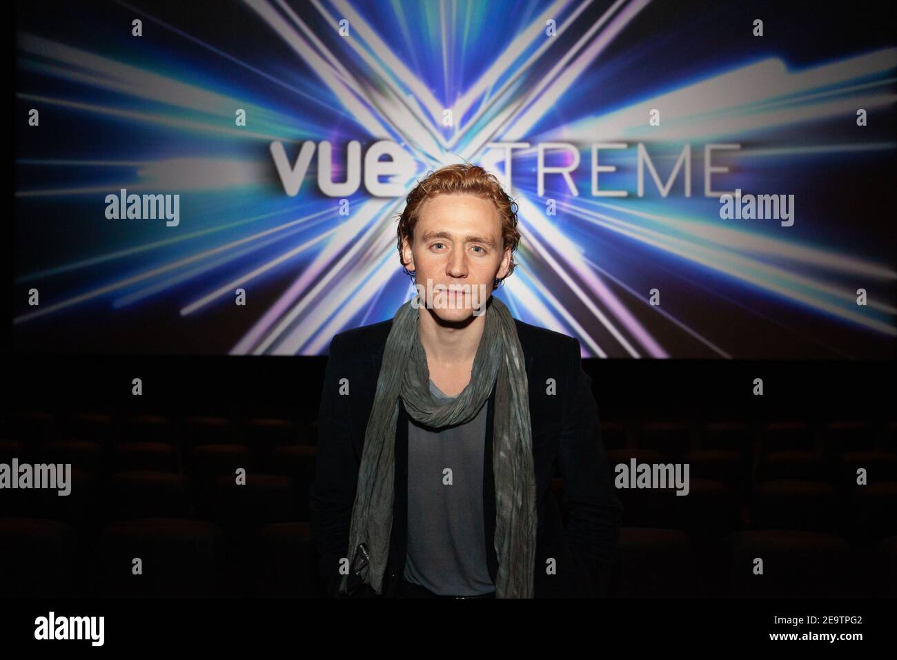 Tom Hiddleston at Vue Cinema Extreme sitting in 3D glasses Stock Photo