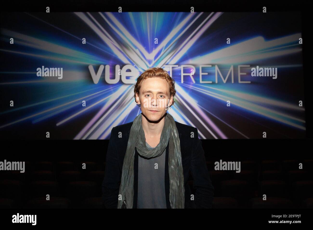 Tom Hiddleston at Vue Cinema Extreme sitting in 3D glasses Stock Photo