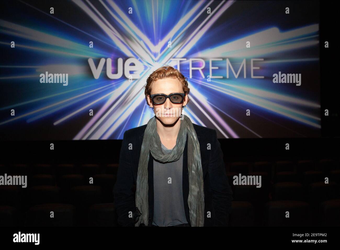 Tom Hiddleston at Vue Cinema Extreme sitting in 3D glasses Stock Photo