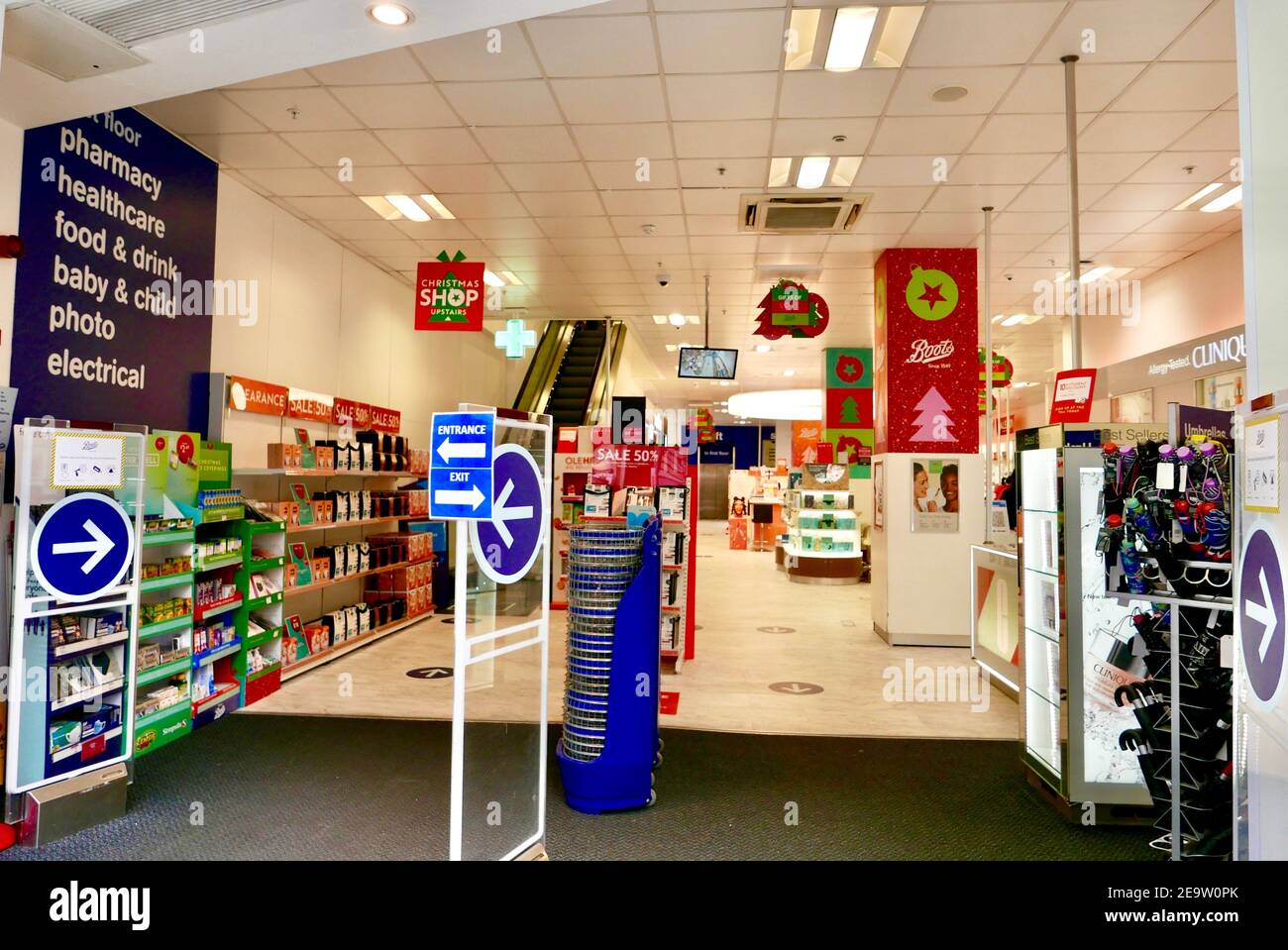 Boots the chemist interior hi-res stock photography and images - Alamy