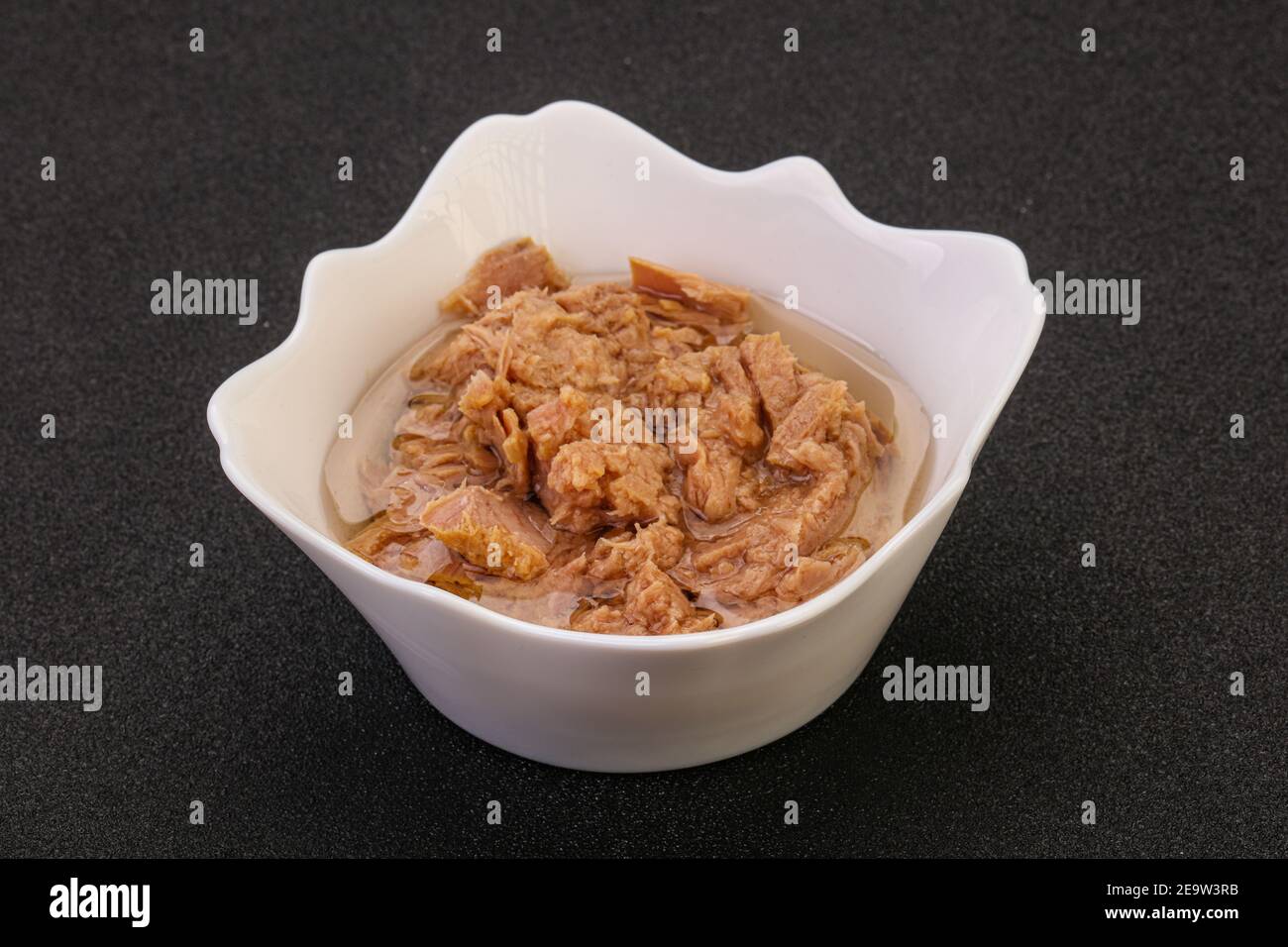 Canned tuna fish fillet for salad Stock Photo Alamy