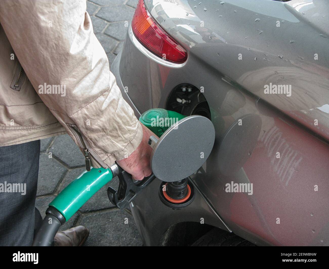 Man refuelling car Stock Photo