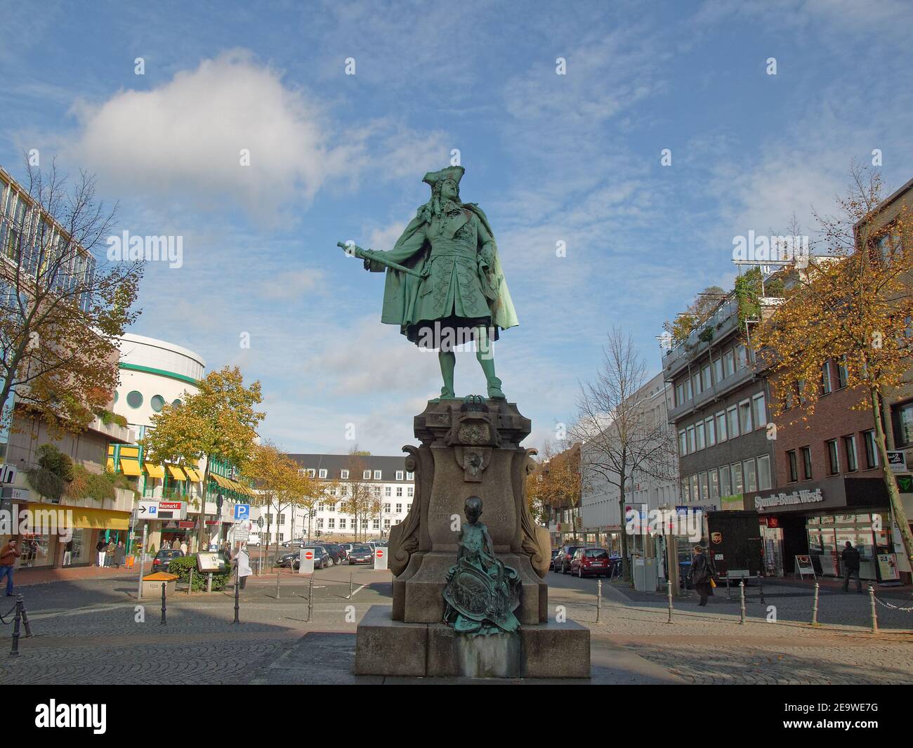 Statue of King Friedrich I. on Neumarkt in Moers, Nordrhein-Westfalen, Germany. Stock Photo