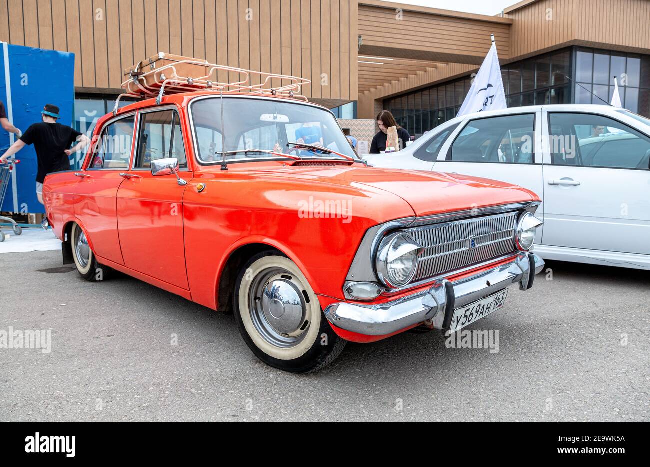 Samara, Russia - May 19, 2018: Vintage Russian automobile Moskvich-412 at the parade of old cars and motor show Stock Photo
