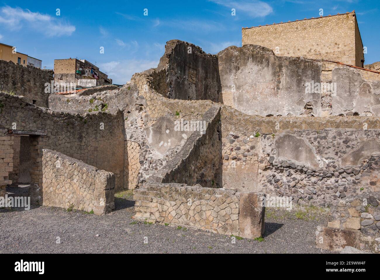 herculaneum-ruins-ancient-roman-fishing-town-buried-by-the-eruption-of